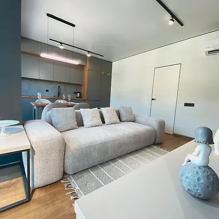 Apartment Premium By Sunyogora