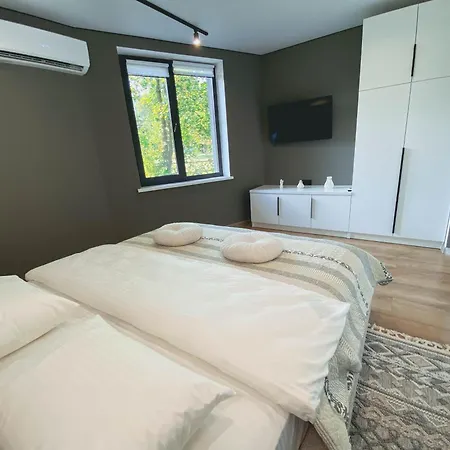 Apartment Premium By Sunyogora *